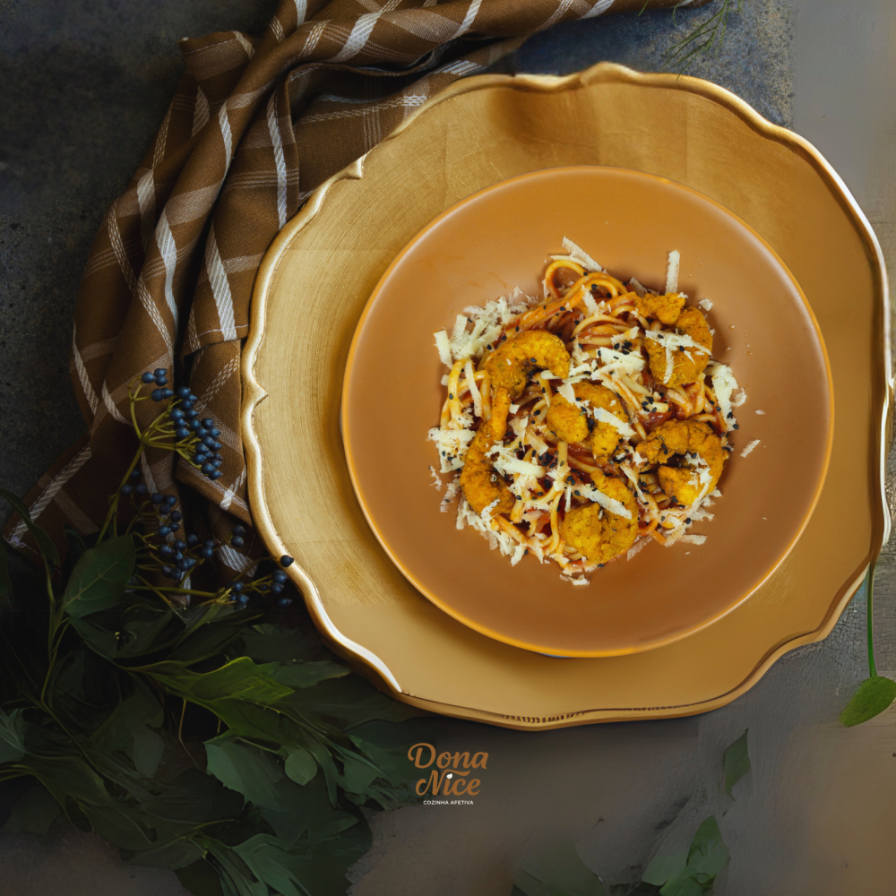 camarão a parmegiana com espaguete ao tomodoro
